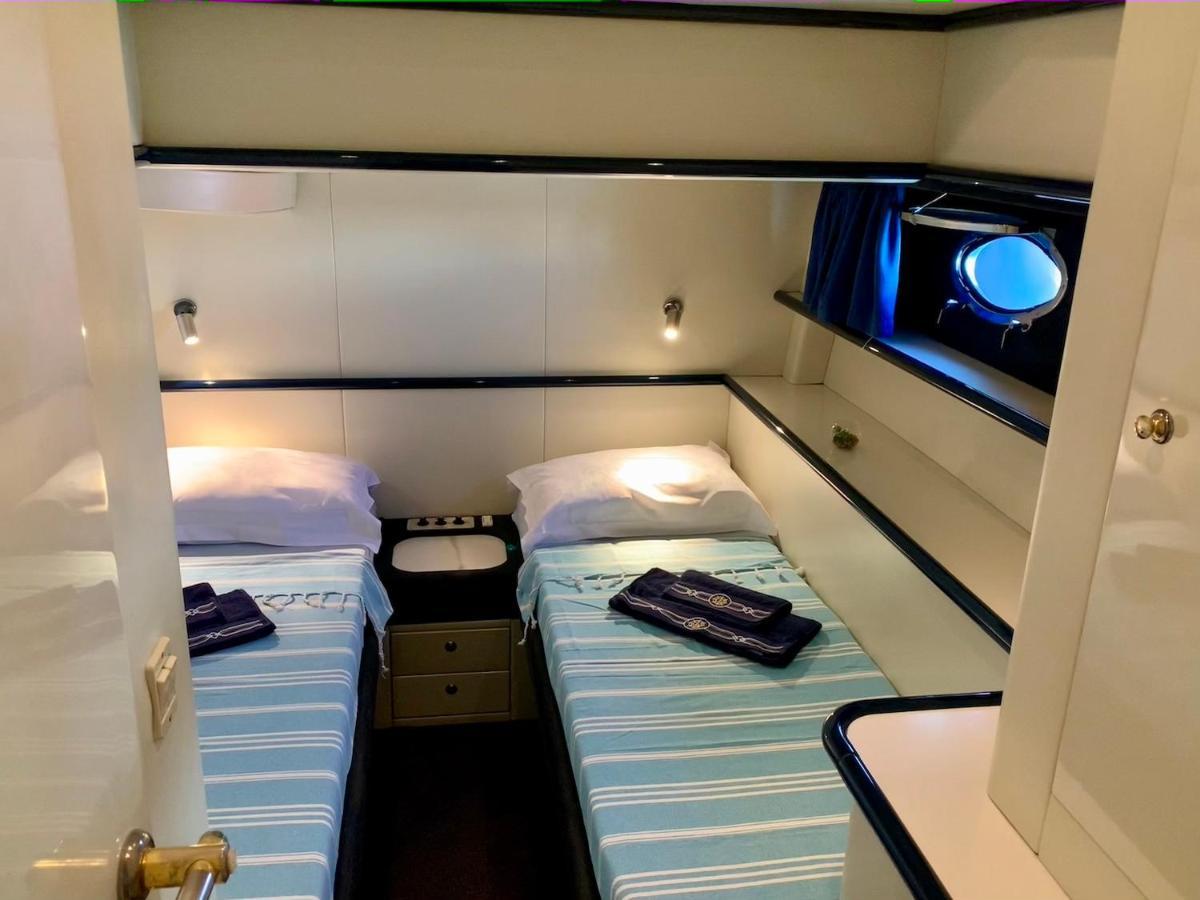 Botel Yacht 18m Sunseeker In Mallorca *