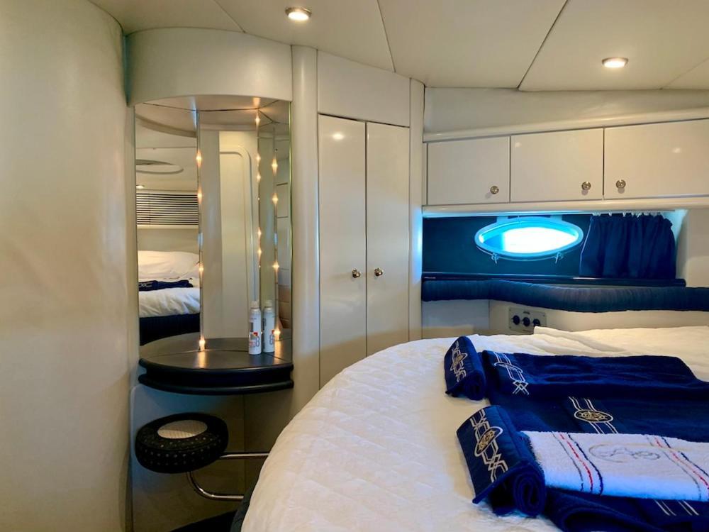 Botel Yacht 18m Sunseeker In Mallorca